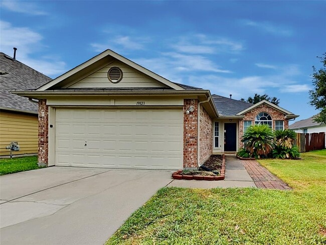 property at 19823 Lindenwick Ct