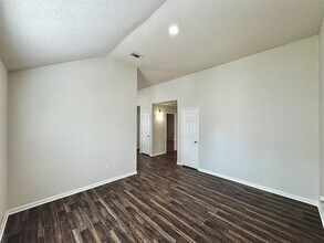 11703 Elizabeth Ct in Pinehurst, TX - Building Photo - Building Photo