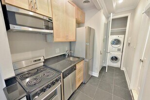 279 E 10th St, Unit 7 in New York, NY - Building Photo