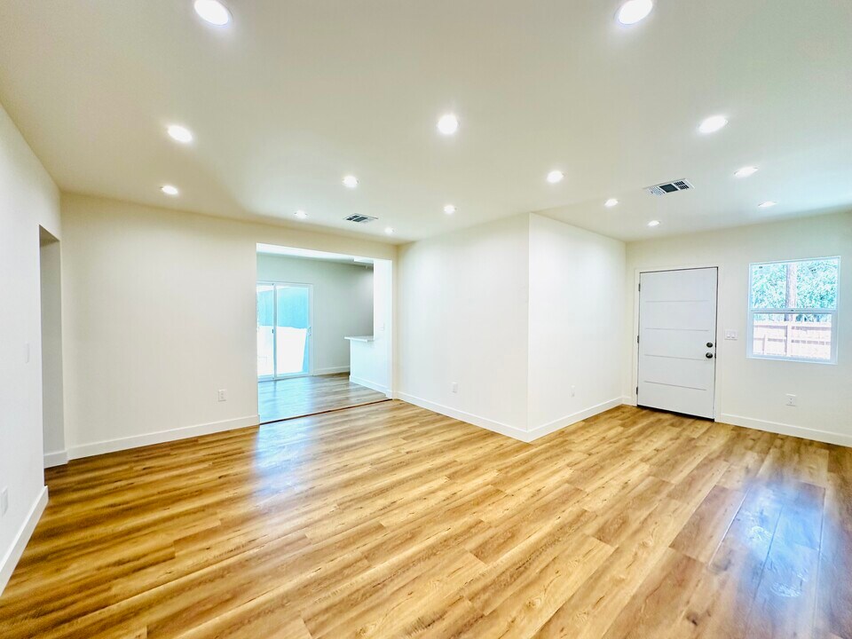 11104 Oxnard St, Unit 11104 in North Hollywood, CA - Foto de edificio