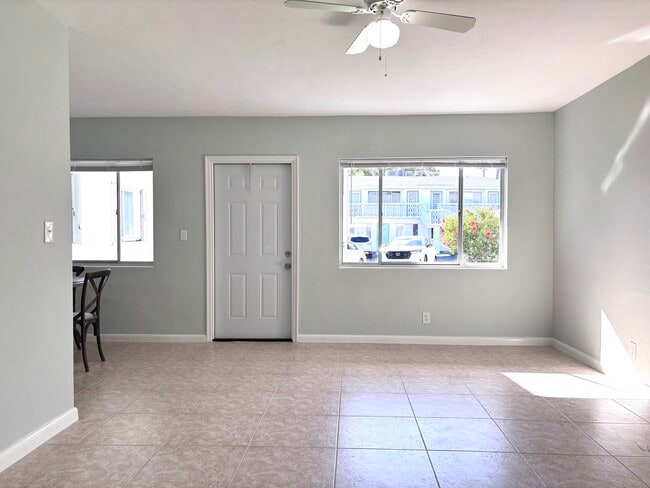 1950 Lake Osborne Dr, Unit #3 in Lake Worth Beach, FL - Building Photo - Building Photo