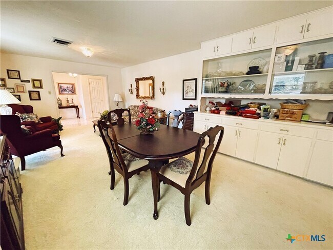 700 Shanklin Rd in Belton, TX - Foto de edificio - Building Photo