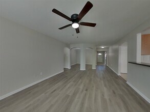 12022 Green Bluff Ct in Houston, TX - Building Photo - Building Photo