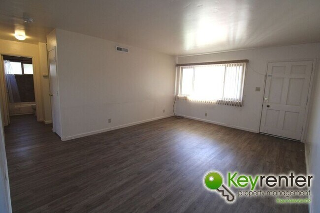 2308 Rogue River Dr in Sacramento, CA - Building Photo - Building Photo