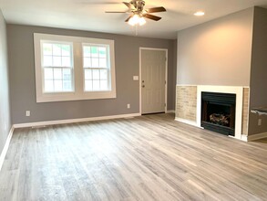 211 Lexington Dr-Unit -Unit C in Clarksville, TN - Building Photo - Building Photo