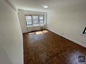 GORGEOUS 4 BED IN BEEKMAN PLACE! in New York, NY - Foto de edificio - Building Photo