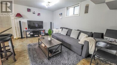 326 Victoria St S in Kitchener, ON - Building Photo - Building Photo