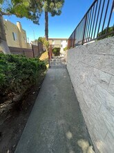 4225 Estrella Ave, Unit 4 in San Diego, CA - Foto de edificio - Building Photo