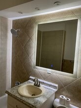 5717 S May St, Unit 1 in Chicago, IL - Building Photo - Building Photo