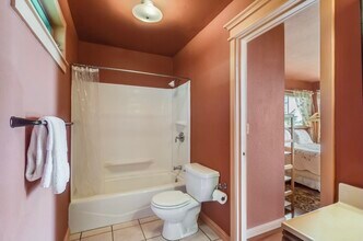 75-1236 Keopu Mauka Dr, Unit Cottage in Holualoa, HI - Building Photo - Building Photo