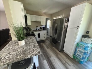 794 Robinhood Dr in Aurora, OH - Building Photo - Building Photo