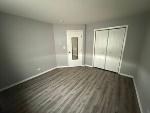 1725 N Farnsworth Ave in Aurora, IL - Building Photo - Building Photo