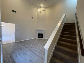 815 Valleybrooke Dr-Unit -819 in Arlington, TX - Building Photo - Building Photo