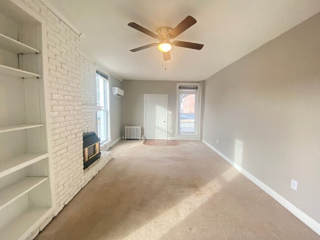 223 W Main St in Hummelstown, PA - Building Photo - Building Photo