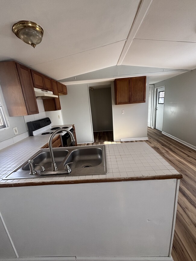 221 Cherry Tree Dr in Asheville, NC - Building Photo - Building Photo