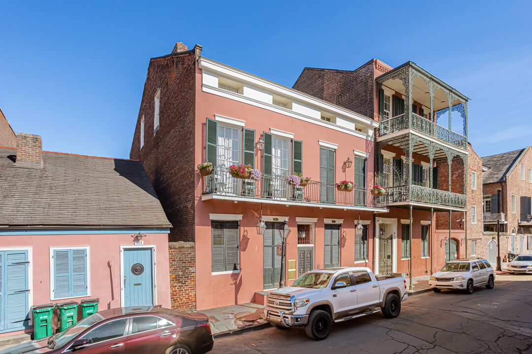 921 Dumaine St in New Orleans, LA - Foto de edificio