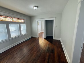 111 Smith St, Unit 1 in Bridgeport, CT - Building Photo - Building Photo