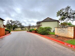 2410 Great Oaks Dr, Unit 902 in Round Rock, TX - Building Photo - Building Photo