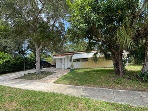 4350 NE 6th Ave in Pompano Beach, FL - Building Photo - Building Photo
