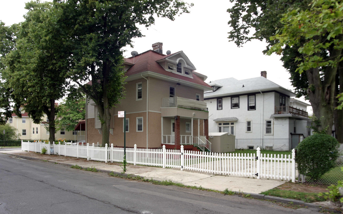 3803 Oceanic Ave in Brooklyn, NY - Building Photo