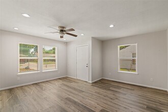 5405 Chennault Rd in Houston, TX - Building Photo - Building Photo