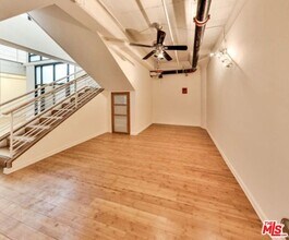 330 W 11th St in Los Angeles, CA - Building Photo - Building Photo