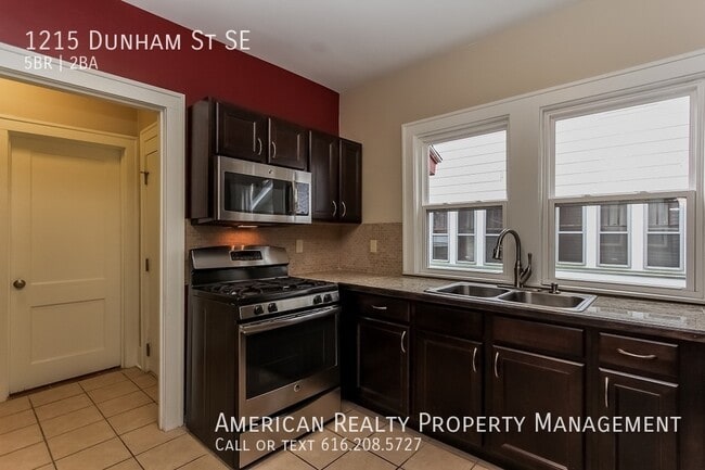 1215 Dunham St SE in Grand Rapids, MI - Building Photo - Building Photo