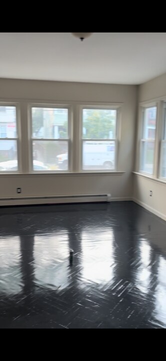 889 S 20th St, Unit Newly renovated apartment in Newark, NJ - Building Photo