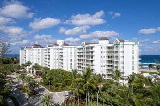 Presidential Place Condominiums in Boca Raton, FL - Building Photo - Building Photo