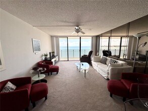 5700 Escondida Blvd S in St. Petersburg, FL - Building Photo - Building Photo