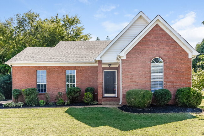 property at 900 Bluebird Ct