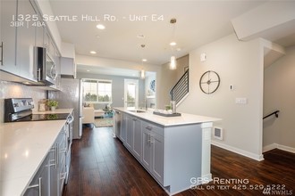 1325 Seattle Hill Rd-Unit -Unit E4 in Bothell, WA - Building Photo - Building Photo