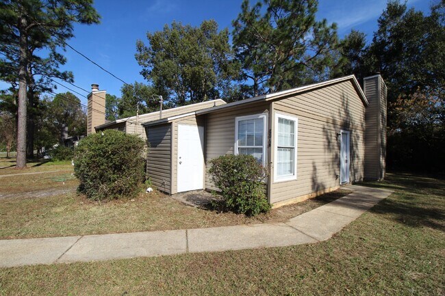 7806 Calahan Pl, Unit Unit B in Pensacola, FL - Building Photo - Building Photo