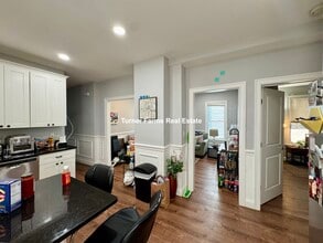 38 Crescent Ave, Unit 1 in Boston, MA - Building Photo - Building Photo