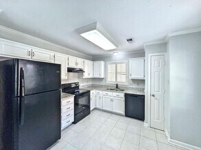 1474 Wood Trail Cir in Memphis, TN - Building Photo - Building Photo
