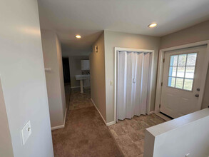 5904 Warren Dr in Cicero, NY - Building Photo - Building Photo