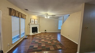 8409 Romanway Dr in Dallas, TX - Building Photo - Building Photo