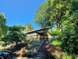 3206 SW 13th Ave in Portland, OR - Building Photo