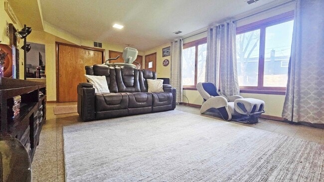 3312 Madison St in Bellwood, IL - Foto de edificio - Building Photo