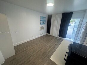 9920 Collins Ave in Bal Harbour, FL - Building Photo - Building Photo