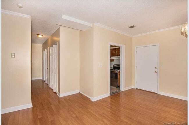 90 Kane St, Unit A-7 in West Hartford, CT - Foto de edificio - Building Photo