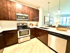 450 Warrenville Rd in Lisle, IL - Building Photo - Building Photo