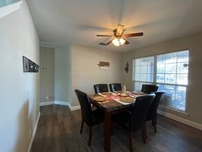 10506 Tiger Way, Unit A in San Antonio, TX - Foto de edificio - Building Photo