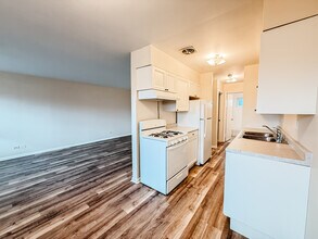 575 Berry Ave in Grayslake, IL - Building Photo - Building Photo
