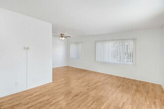 1437 Brockton Ave in Los Angeles, CA - Building Photo - Building Photo