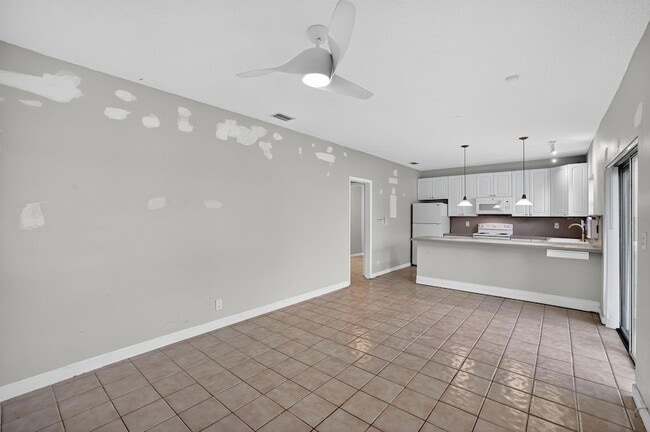 625 NE 10th Ave, Unit 3 in Fort Lauderdale, FL - Building Photo - Building Photo