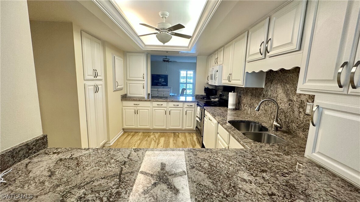 6979 Winkler Rd in Ft. Myers, FL - Building Photo