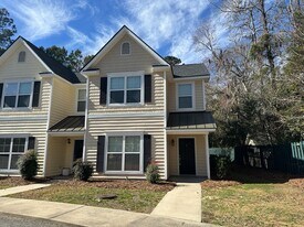 273 Vining Way in Richmond Hill, GA - Building Photo