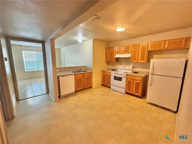 property at 415 E 4th Ave