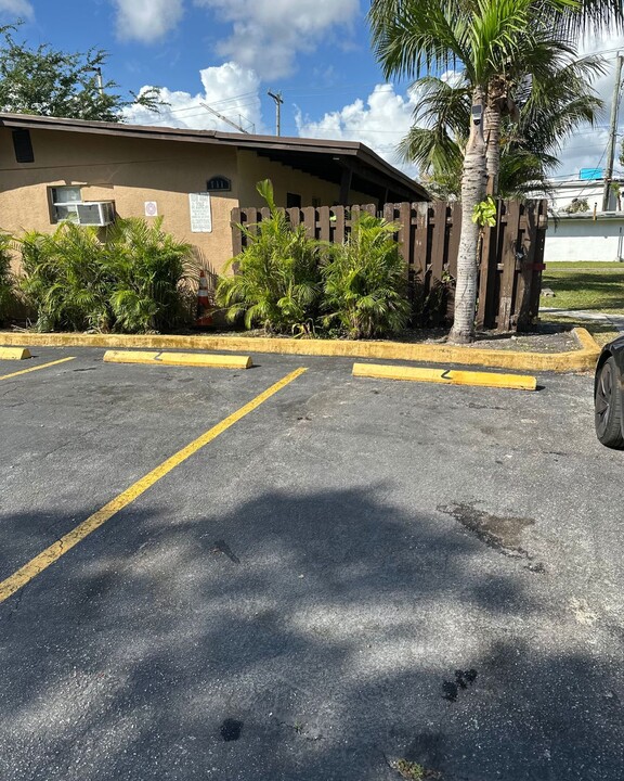 711 NW 4th Ave, Unit #1 in Fort Lauderdale, FL - Building Photo